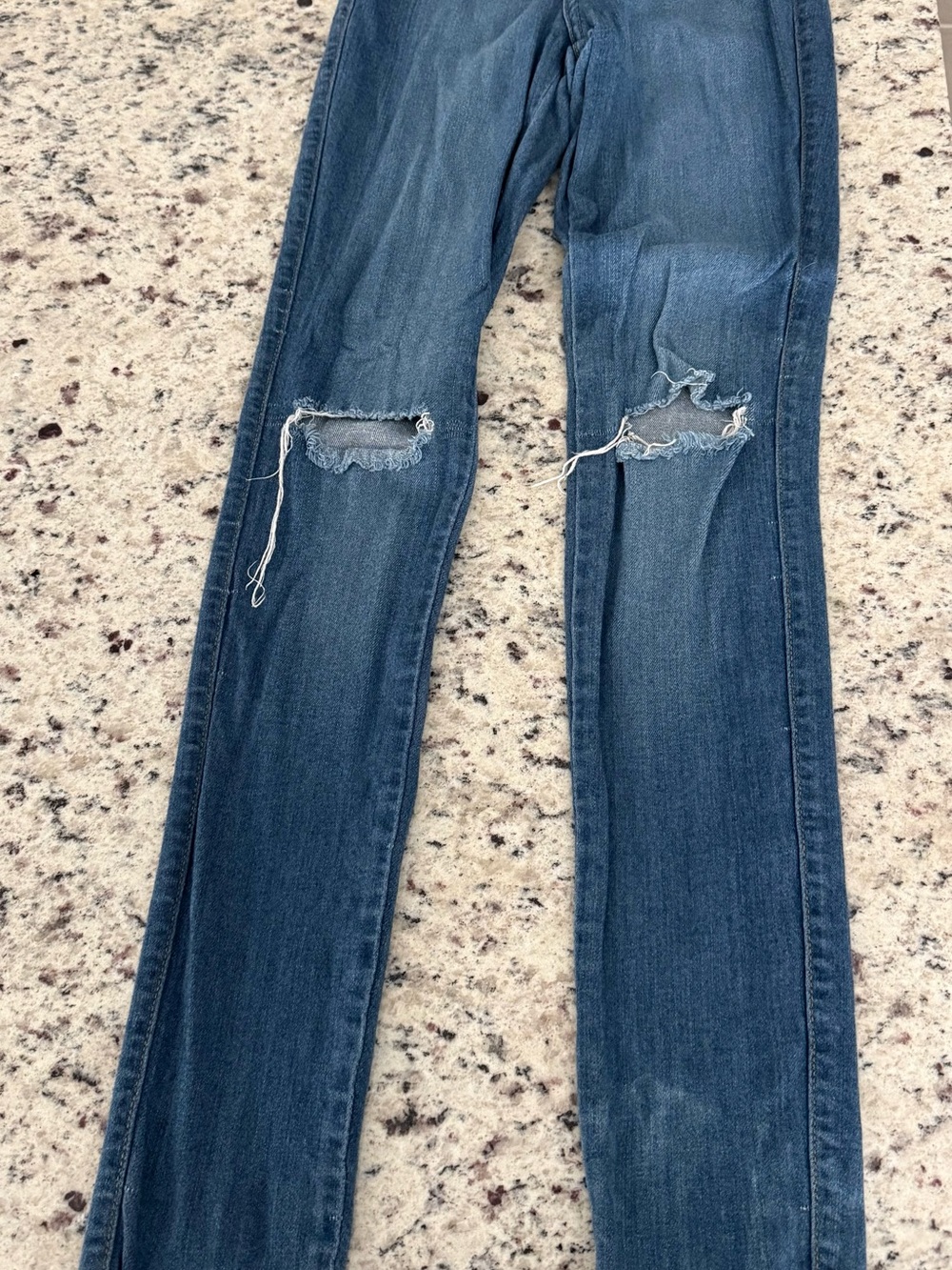 Fashion Nova Skinny Jeans in Dark Blue with Knee Rips